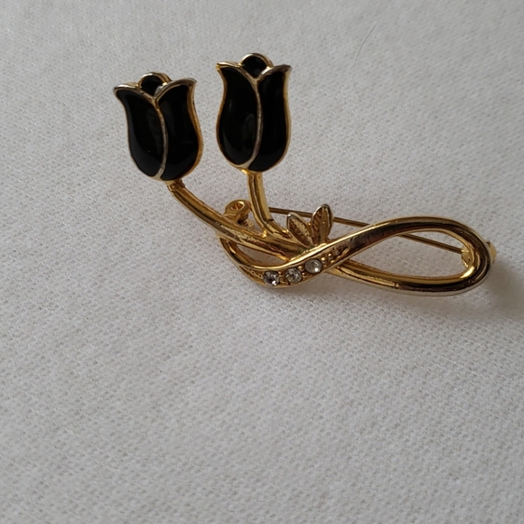 Black Enamel Pin - Picture 5 of 5